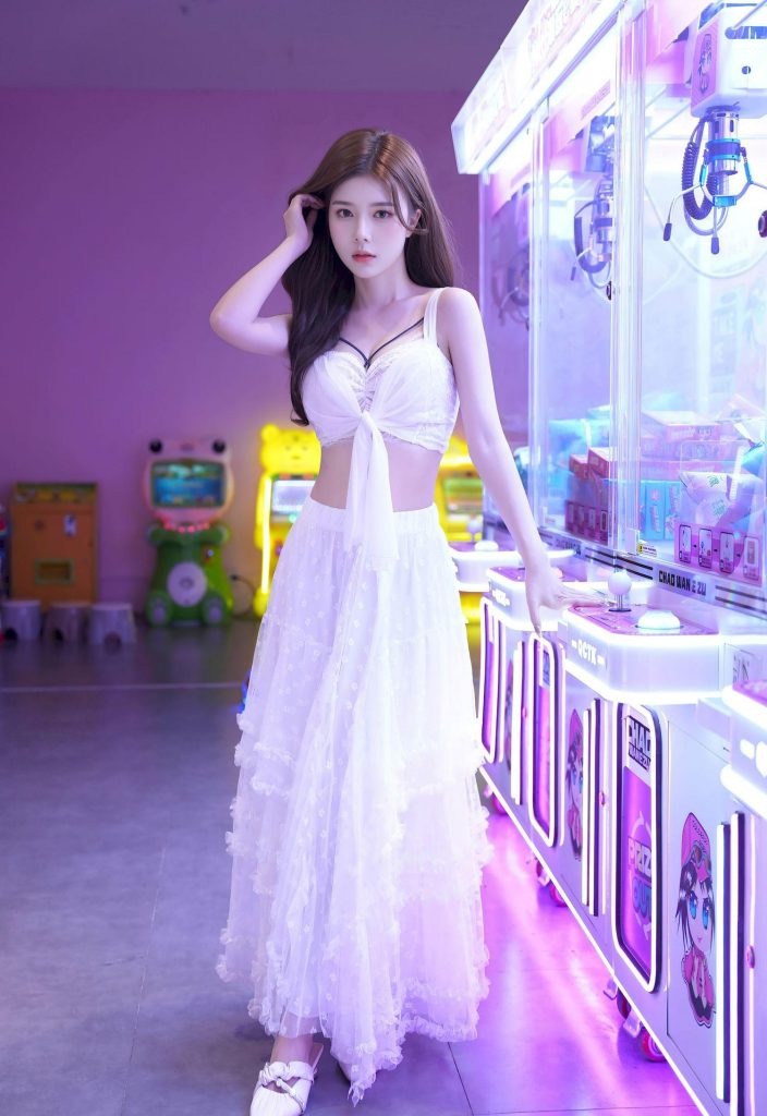 图片[1]-美女套图第51期：林小珂甜酷风来袭，电玩城里的蕾丝精灵！