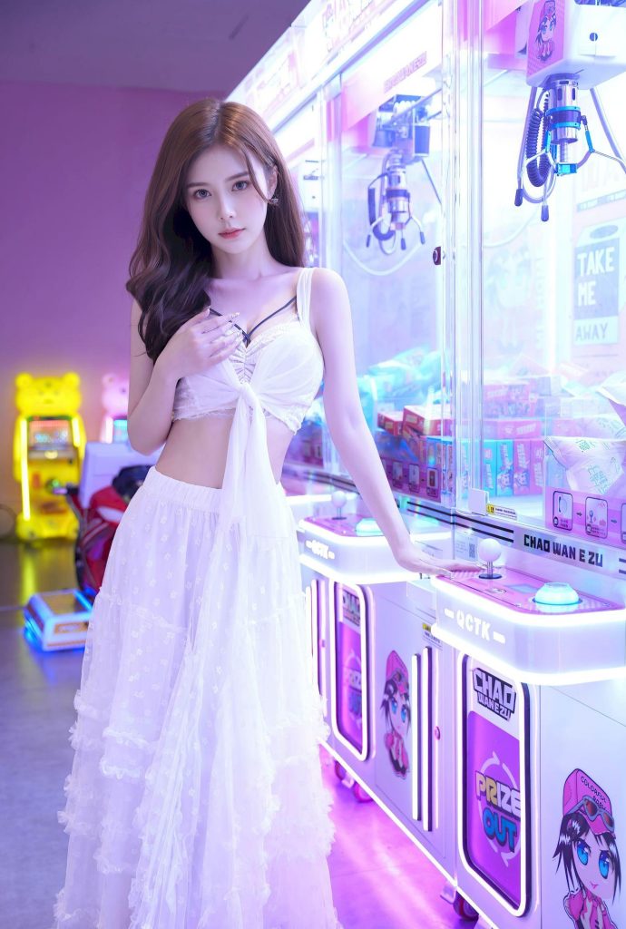 图片[4]-美女套图第51期：林小珂甜酷风来袭，电玩城里的蕾丝精灵！