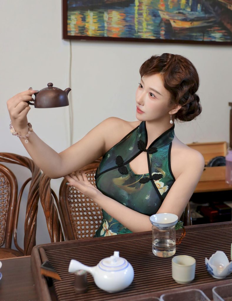 图片[1]-美女套图第46期：轩子巨2兔典雅旗袍秀，温婉中透着性感！