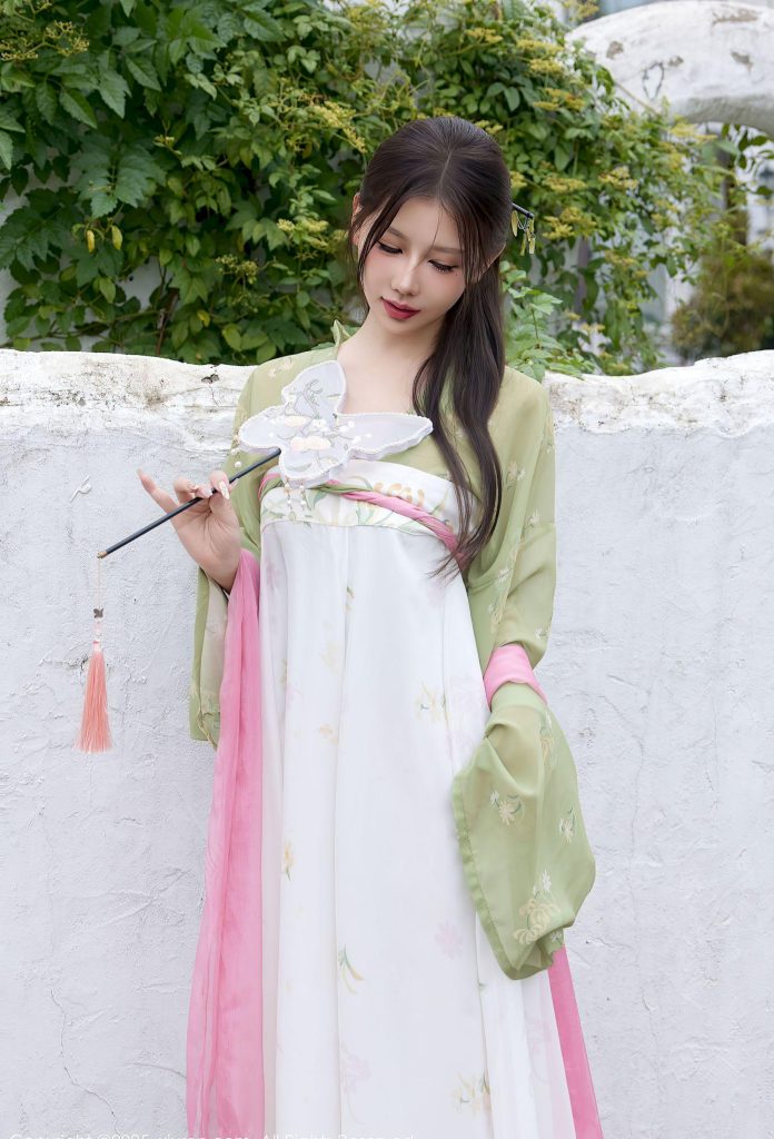 图片[2]-美女套图第44期：潘霜霜古风新韵，汉服美出新高度！