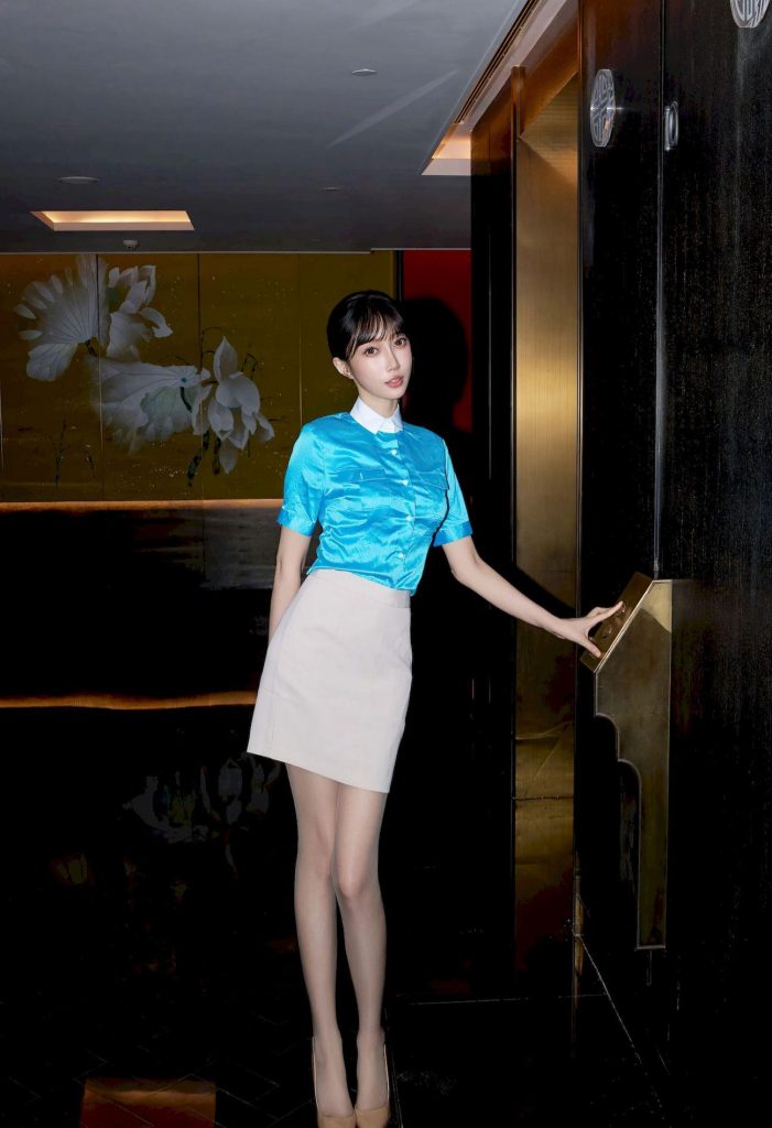 图片[1]-美女套图第27期：周麟嘉空姐风造型惊艳亮相，优雅迷人魅力四射！