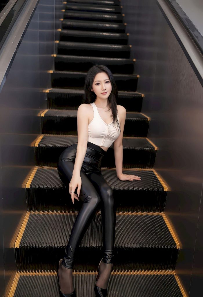 图片[3]-美女套图第41期：陆萱萱皮裤魅影，时尚性感双在线！