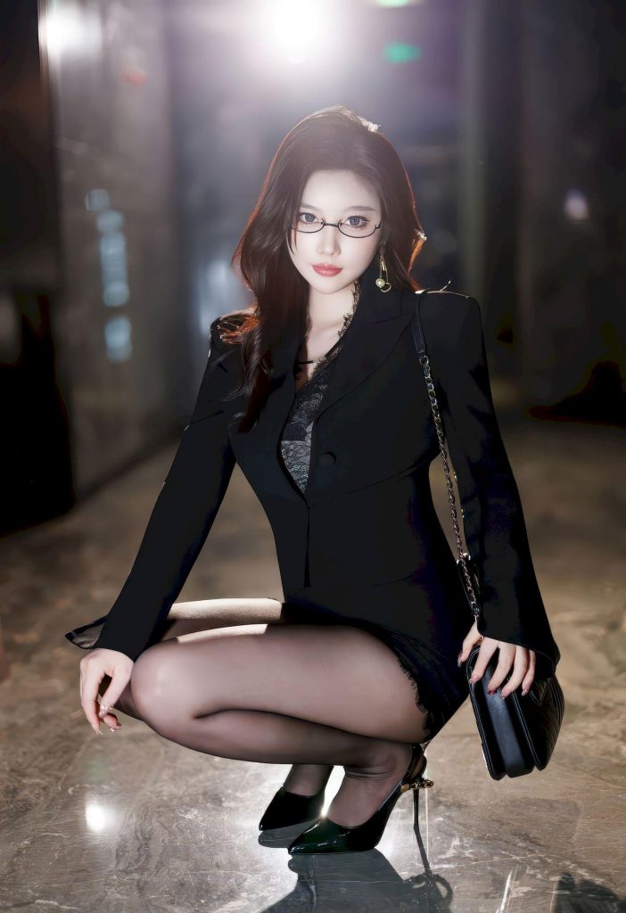 图片[4]-美女套图第37期：金裕贞酷飒来袭，暗黑风格惊艳眼球！