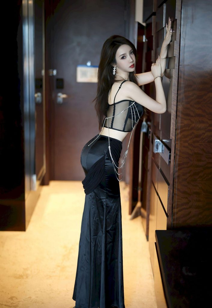 图片[2]-美女套图第89期：‌撞脸Angelababy的精致明艳，长裙下的优雅与性感平衡