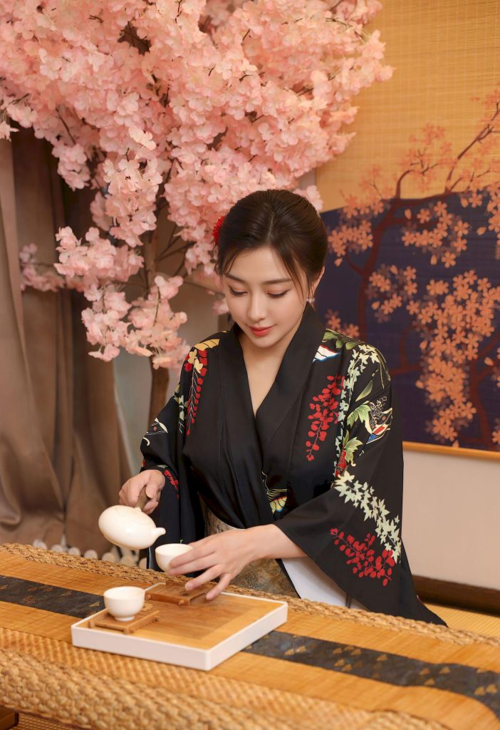 图片[3]-美女套图第88期：‌撞脸陈都灵的清冷感，和服下的温婉与疏离