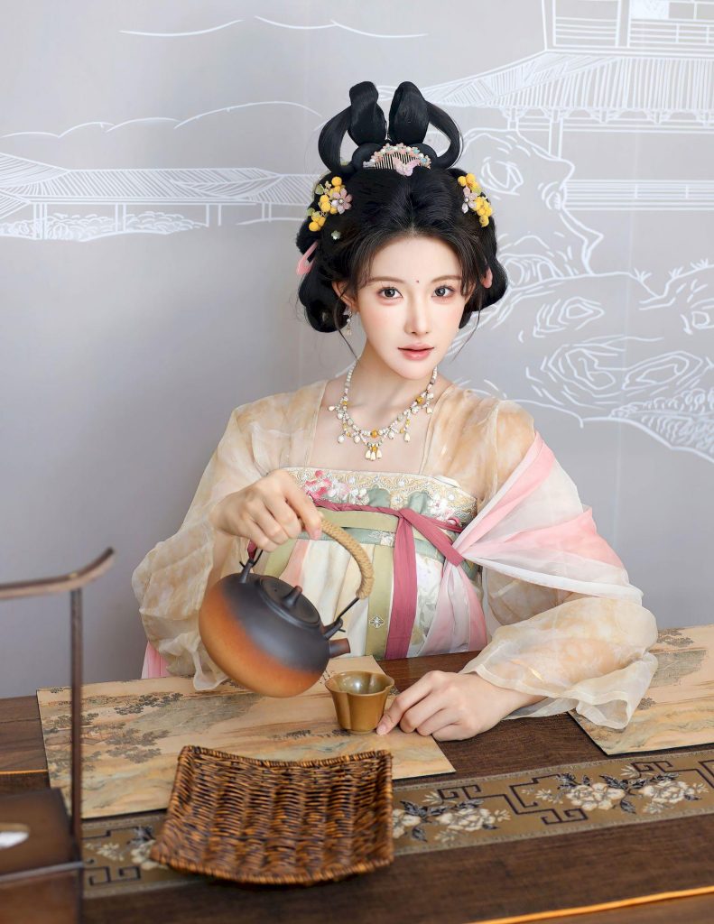 图片[1]-美女套图第85期：撞脸唐嫣的甜酷氛围，长发与襦裙的柔美姿态