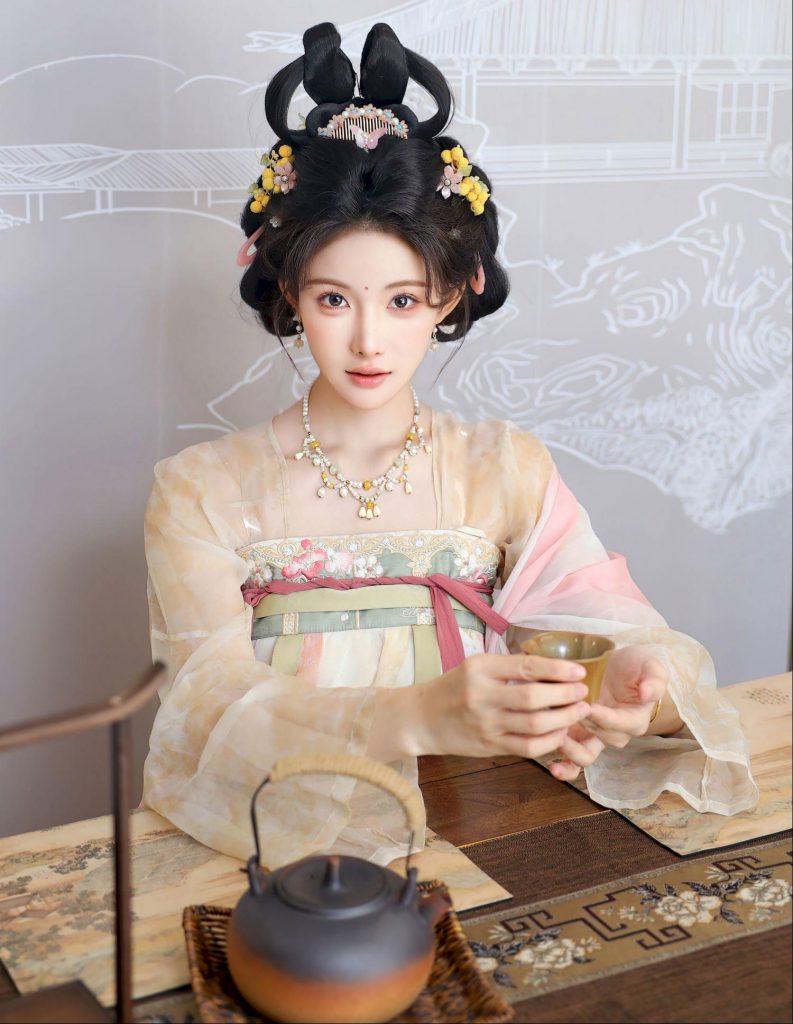 图片[5]-美女套图第85期：撞脸唐嫣的甜酷氛围，长发与襦裙的柔美姿态