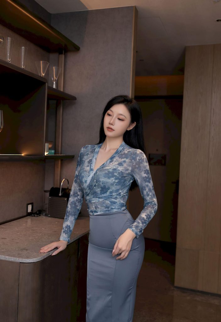 图片[3]-美女套图第80期：‌‌‌‌‌撞脸张天爱的飒爽妩媚，包臀裙与高跟鞋的干练与性感平衡