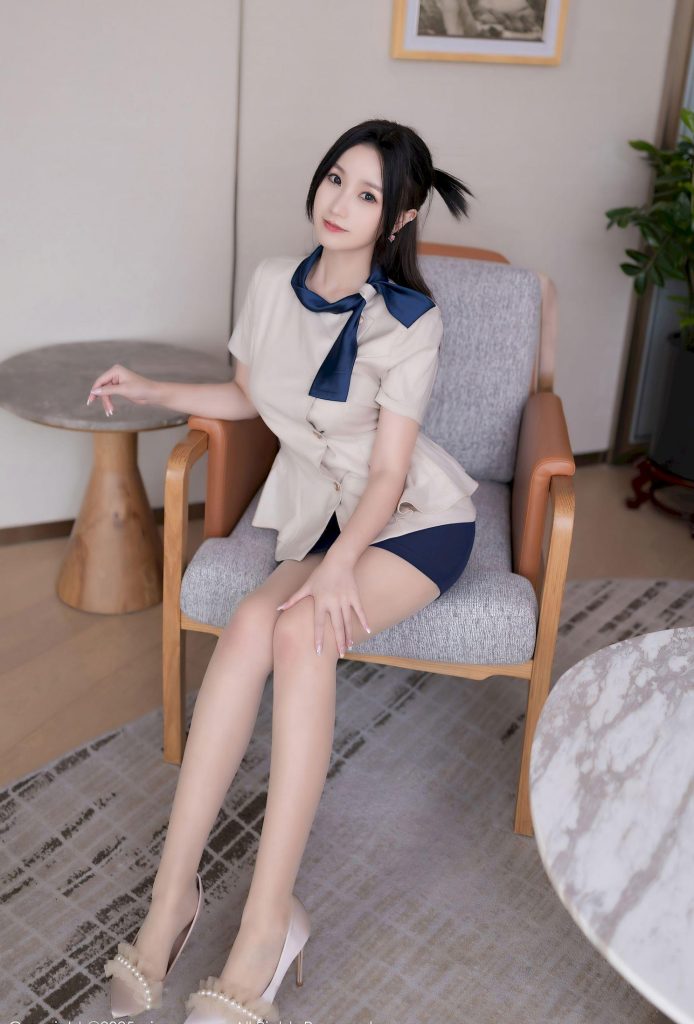 图片[2]-美女套图第78期：‌‌‌‌神似白鹿的轻熟通勤风，米色衬衫与领结的干练少女感