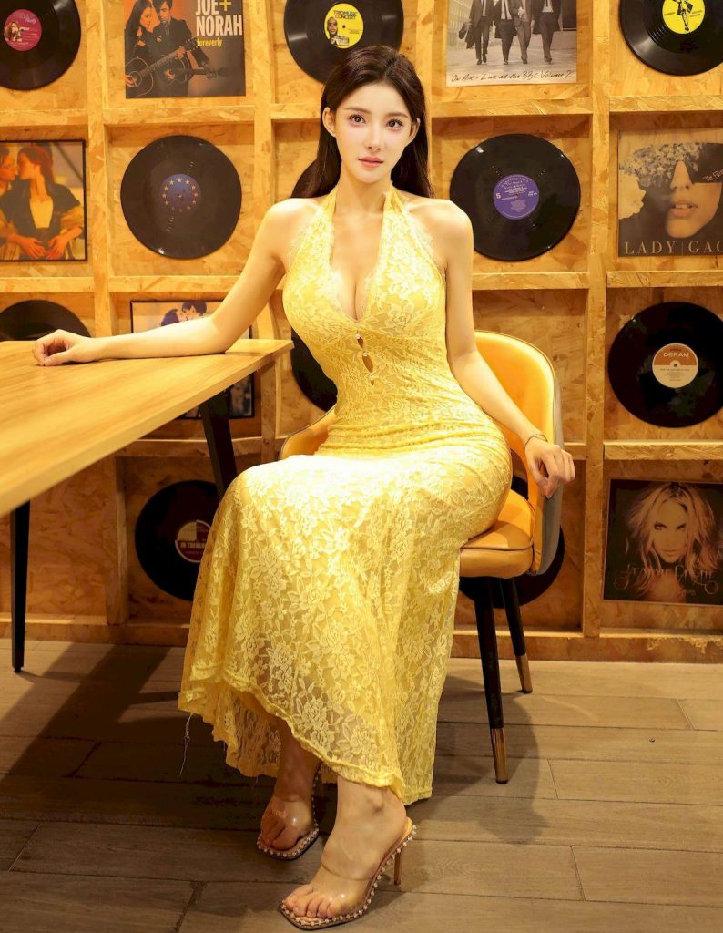 图片[2]-美女套图第73期：‌‌‌李一桐同款温柔暴击，鹅黄蕾丝裙演绎夏日心动