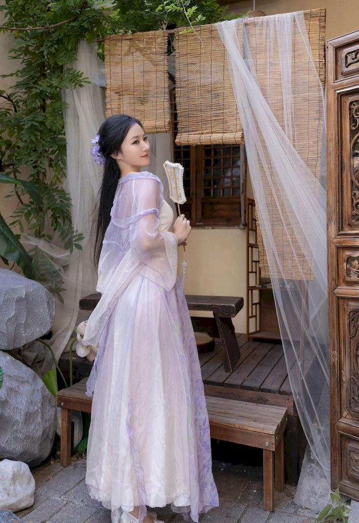 图片[4]-美女套图第66期：撞脸刘诗诗的国风裙装，淡紫薄纱的雅致氛围感