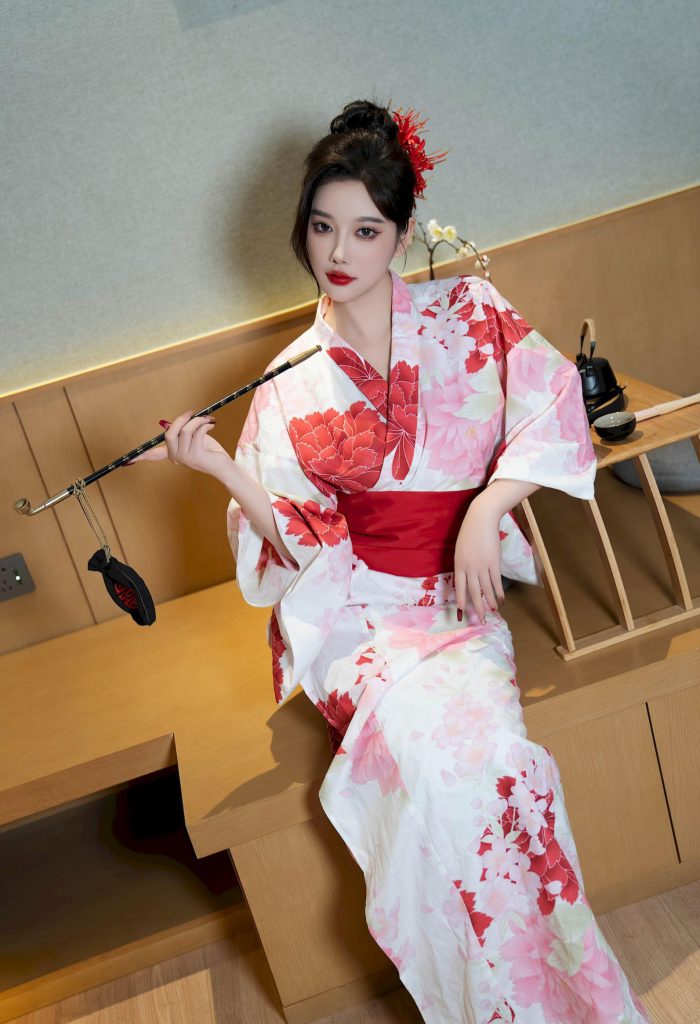 图片[1]-美女套图241期：她这身红白浴衣的飒爽，和Angelababy的元气感一样抓眼