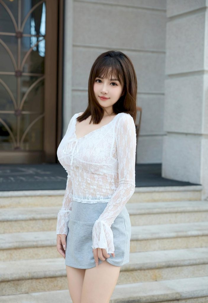 图片[1]-美女套图234期：丝裙摆间的温柔，神似王婧瑶的优雅回眸