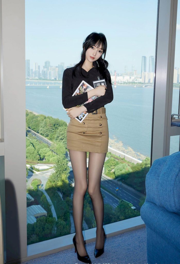 图片[3]-美女套图230期：‌‌‌‌‌‌‌‌‌当简约风遇上都市美学！凌可可这套穿搭美得很有氛围感