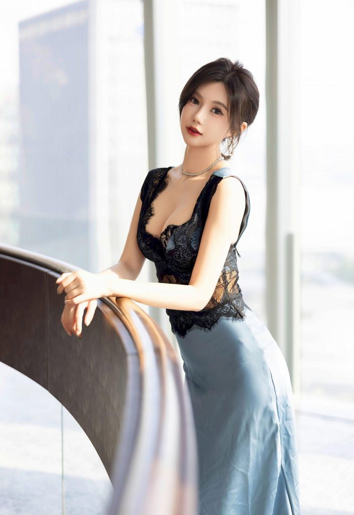 图片[1]-美女套图229期：‌‌‌‌‌‌‌‌当黑色蕾丝遇上少女感！绮里嘉这套穿搭美得很有氛围感