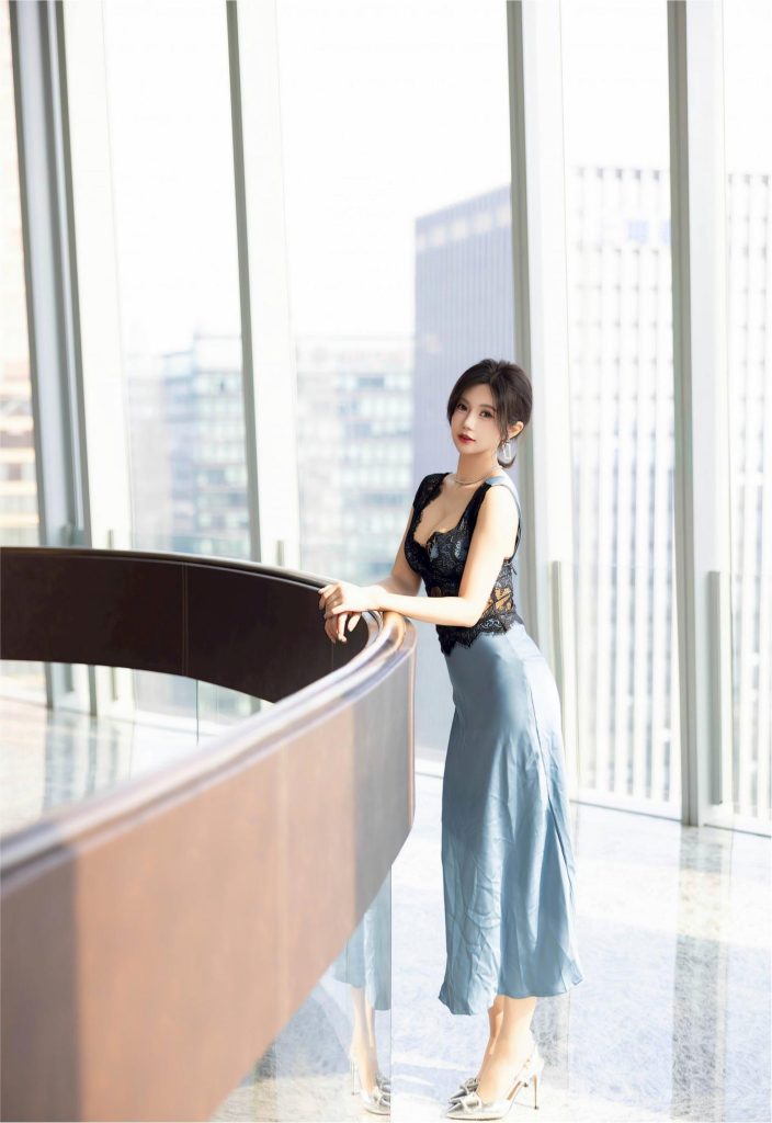 图片[2]-美女套图229期：‌‌‌‌‌‌‌‌当黑色蕾丝遇上少女感！绮里嘉这套穿搭美得很有氛围感