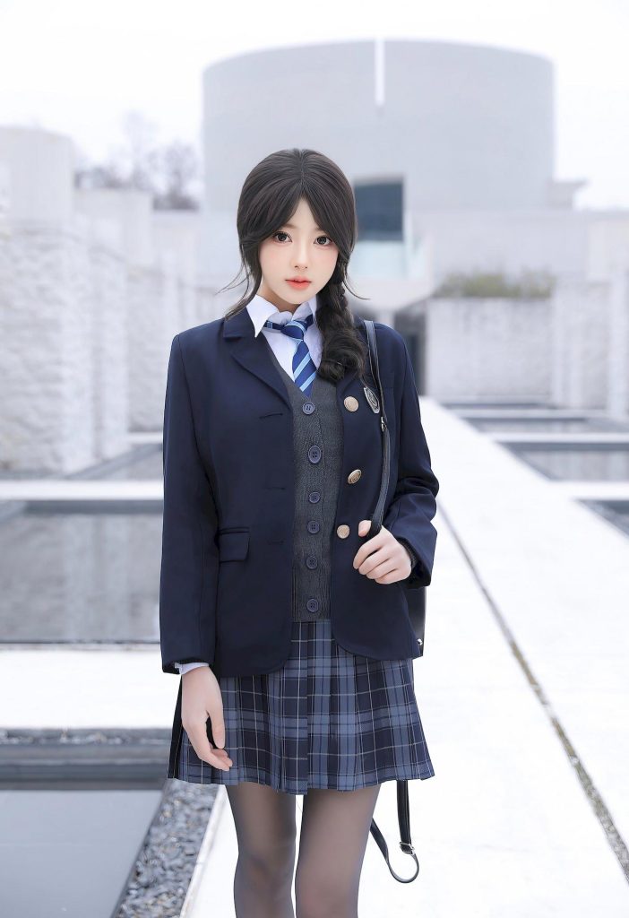 图片[3]-美女套图180期：‌神似赵露思，JK制服裙摆扬，甜妹的校园杀