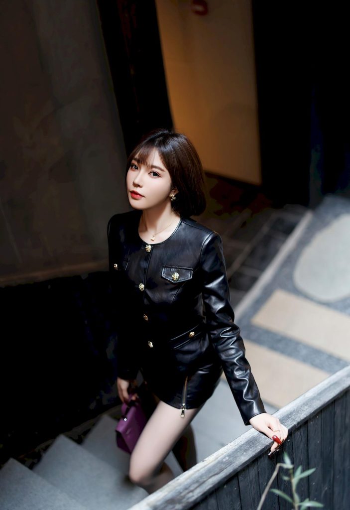 美女套图168期：撞脸金晨的“腿精”杀，短发配皮裙，黑色系穿搭秀骨感长腿-高清美女套图，你想要的都有。