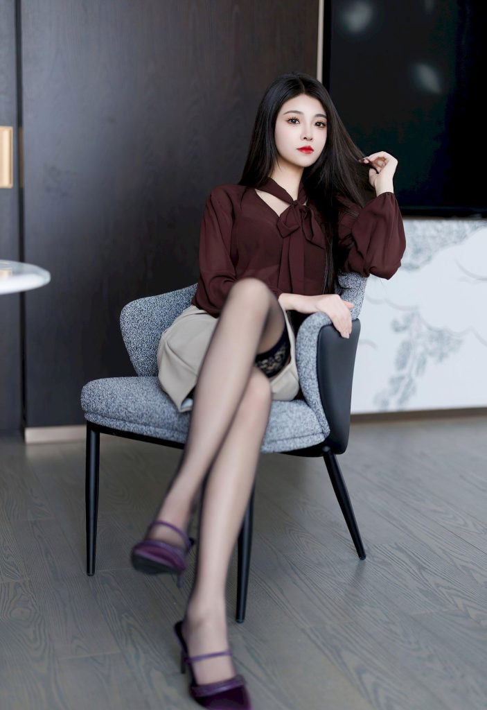 图片[3]-美女套图156期：神似宋茜的职场写真！这穿搭也太有范儿了