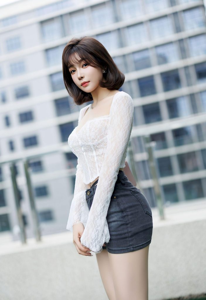 图片[3]-美女套图138期：‌神似陈法拉的精致，白蕾丝黑短裙，简约即高级