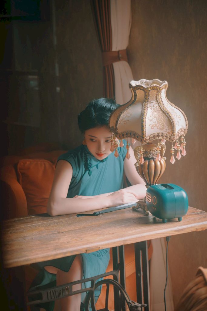 图片[3]-美女套图132期：‌神似汤唯的旗袍写真，民国韵味与电影感的碰撞