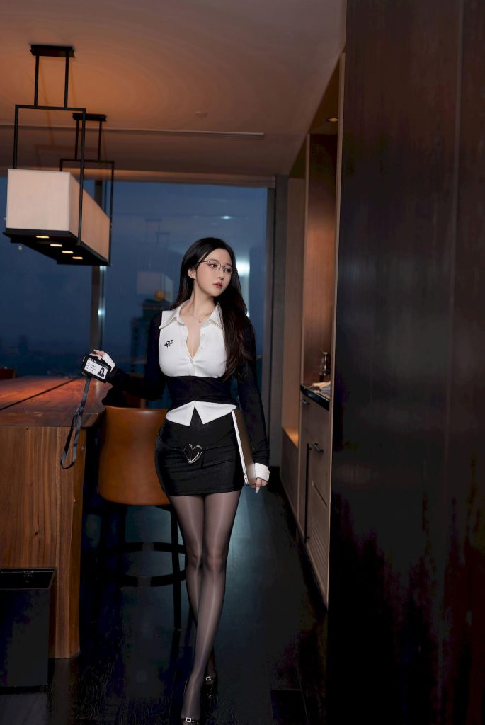 图片[5]-美女套图117期：如高圆圆的职场魅力，白衬衫+黑短裙的御姐气场