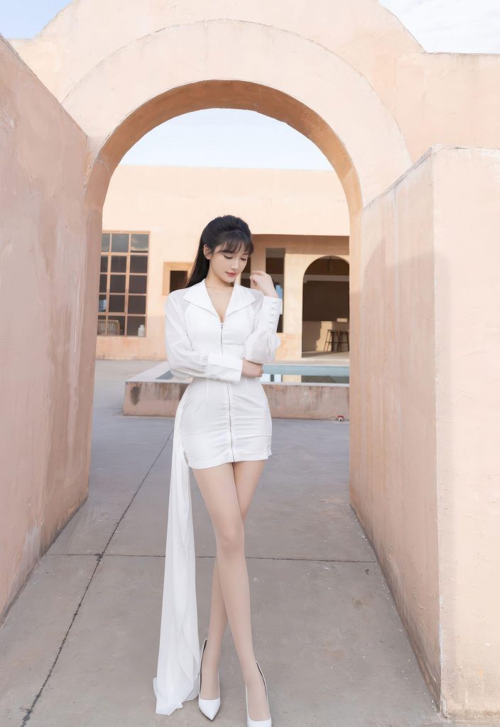 图片[2]-美女套图154期：神似孙芮的白裙造型！这气质也太绝了～