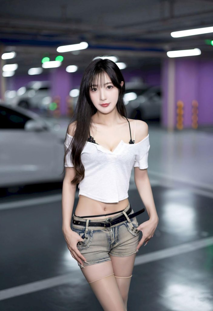 美女写真：撞脸程潇！地下车库辣妹造型又美又飒321-高清美女套图，你想要的都有。