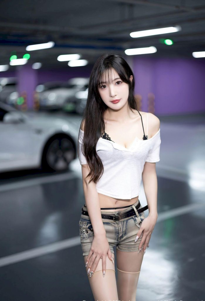 图片[2]-美女写真：撞脸程潇！地下车库辣妹造型又美又飒