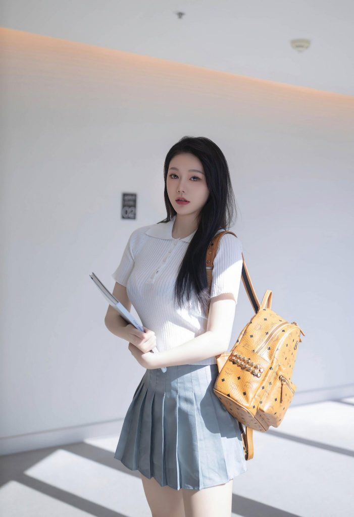 图片[3]-国产精品资源：林允儿同款氛围感，白裙灰裙间的从容转身