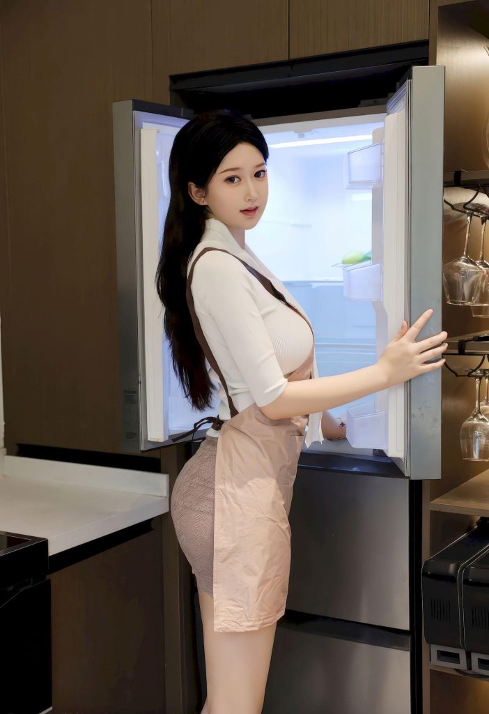 成人资源：田曦薇，杏色围裙配长腿，厨房藏不住的甜妹暴击308-高清美女套图，你想要的都有。
