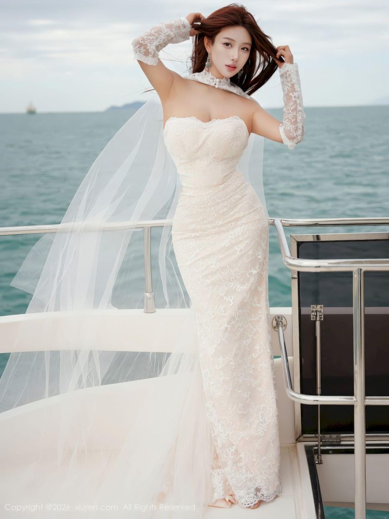 图片[2]-成人资源：像极了孟子义！白色抹胸蕾丝婚纱，海景衬出绝美气质