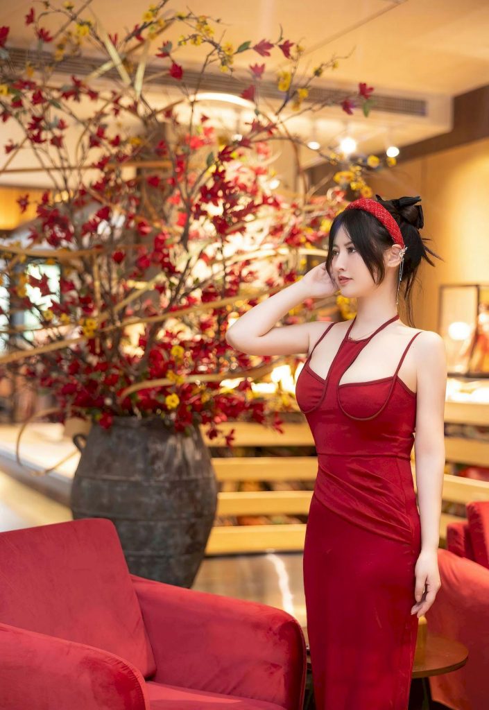 美女写真：陈诗诗kiki红色短裙搭配诱人黑丝362-高清美女套图，你想要的都有。