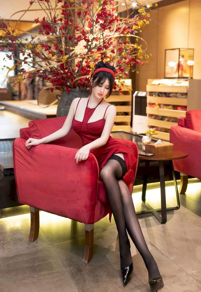 图片[2]-美女写真：陈诗诗kiki红色短裙搭配诱人黑丝